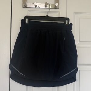 Lululemon Women’s Skirt Navy Blue Preowned Size 8 Good Condition